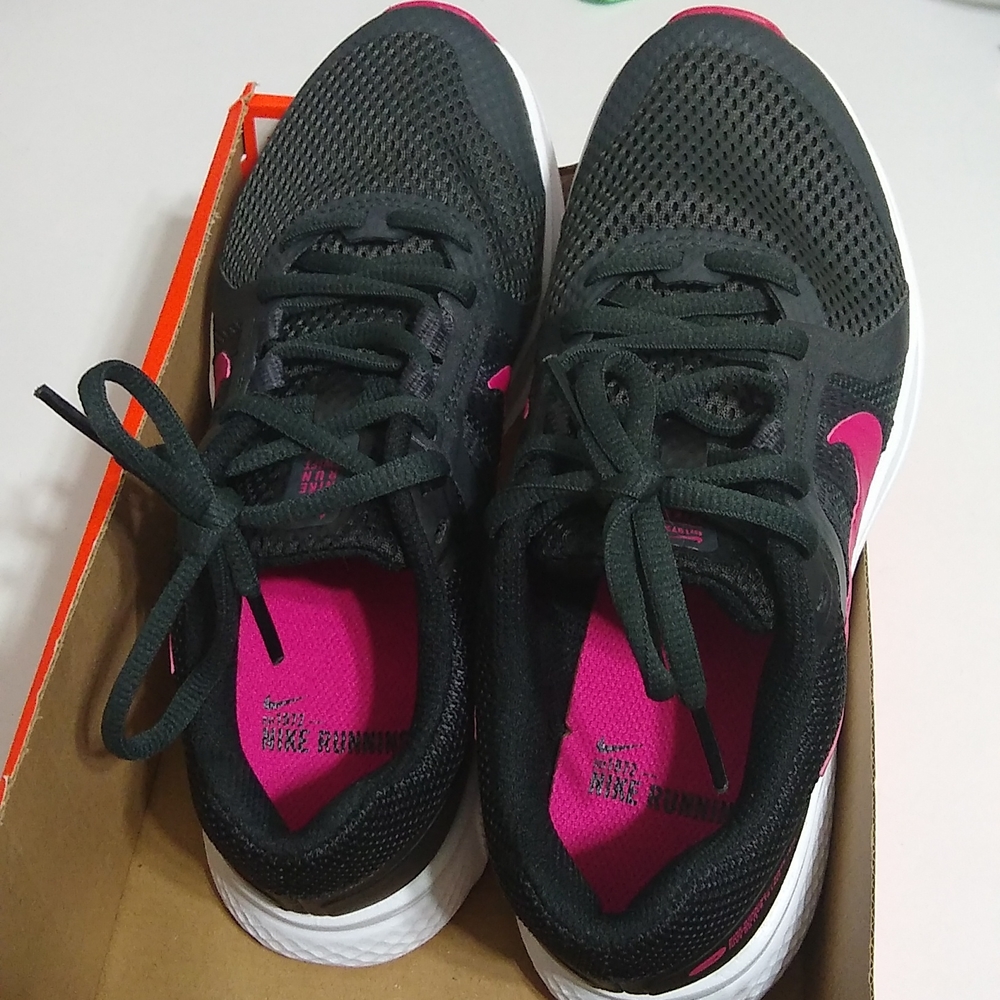 Nike Run Swift 2 size 6 Eur 36.5